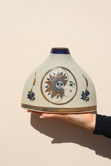 Sol y Luna Vase (B)