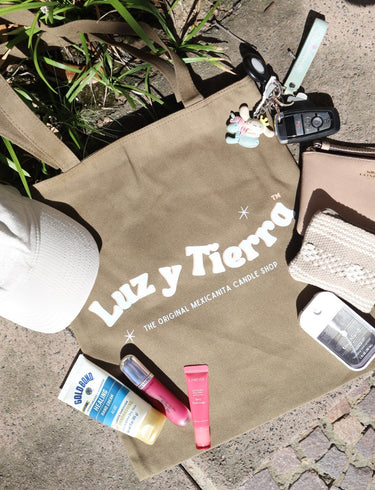 Luz y Tierra Tote Bag