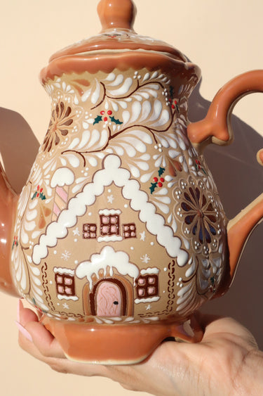 Casita Gingerbread Ceramic Teapot (Small Paint Imperfections)