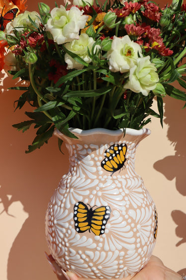 Puebla Talavera Vase (Cream)