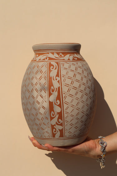 Patamban, Michoacán Vase (Smoked Finish)