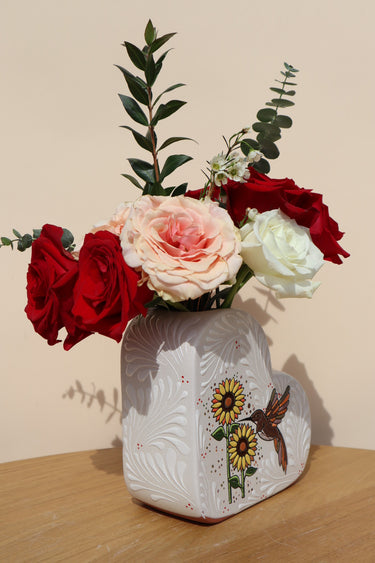 Large Corazon Vase (Colibrí) 🤍