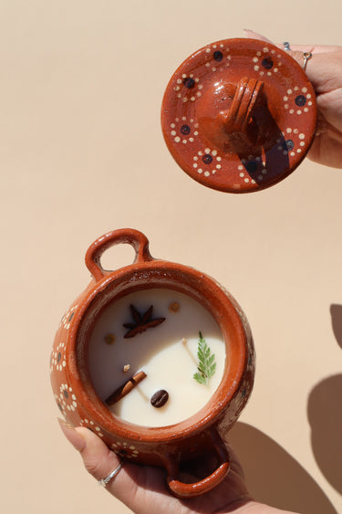 Ollita Candle (B)