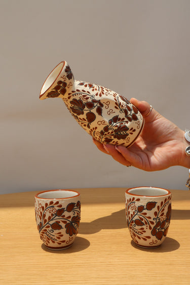 Brown Flores Elegante Sake Set
